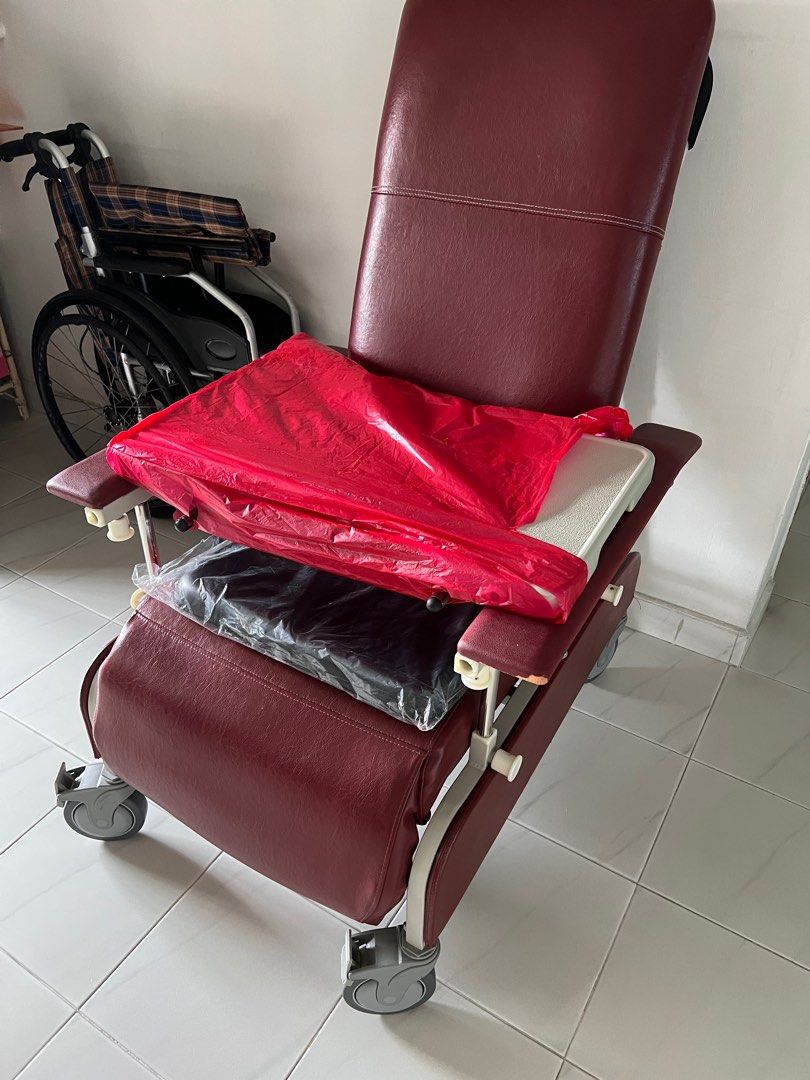 Mobile Recliner Geriatric Chair with Tray, Health & Nutrition