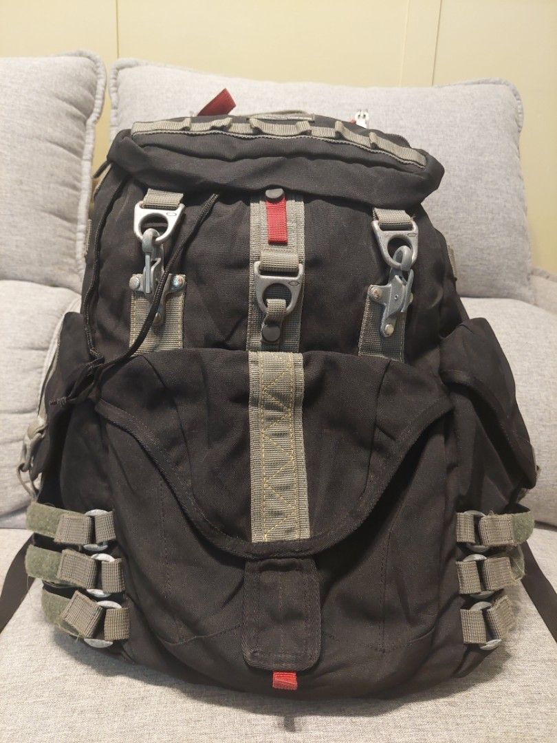 Oakley AP 1.0 Tactical Field Backpack Men s Fashion Bags