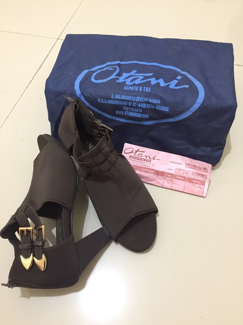 Otani, Fesyen Wanita, Sepatu di Carousell