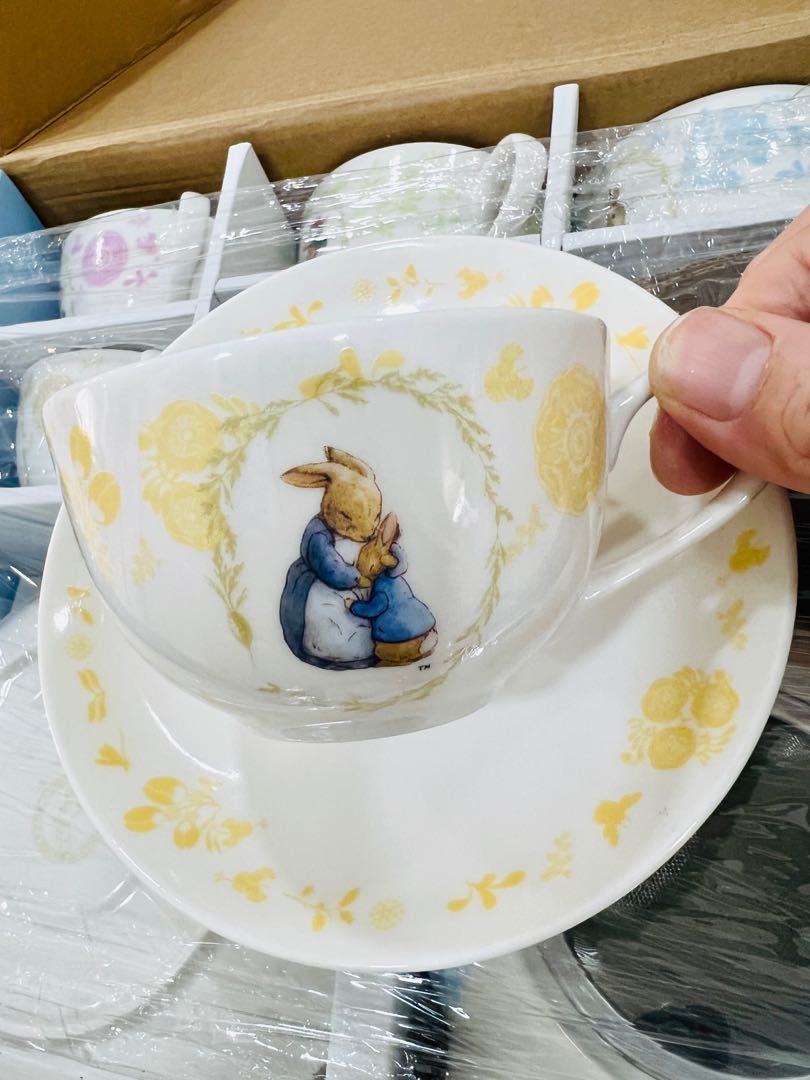 Peter Rabbit teapot set, Furniture & Home Living, Kitchenware