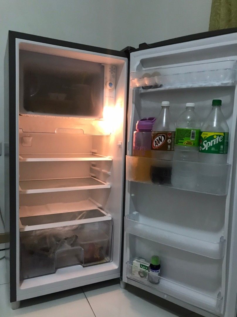 Peti Ais ( 5 Tahun Warranty Giant dan Hisense), TV & Home Appliances