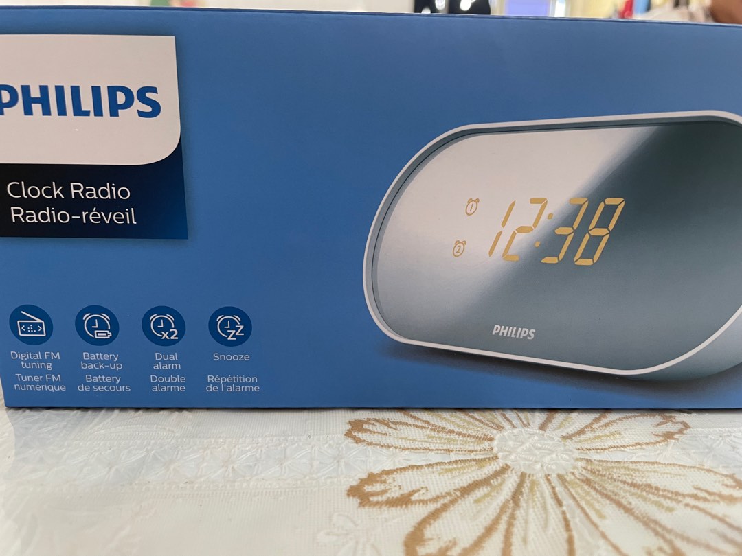 Philips clock radio, Audio, Portable Audio Accessories on Carousell