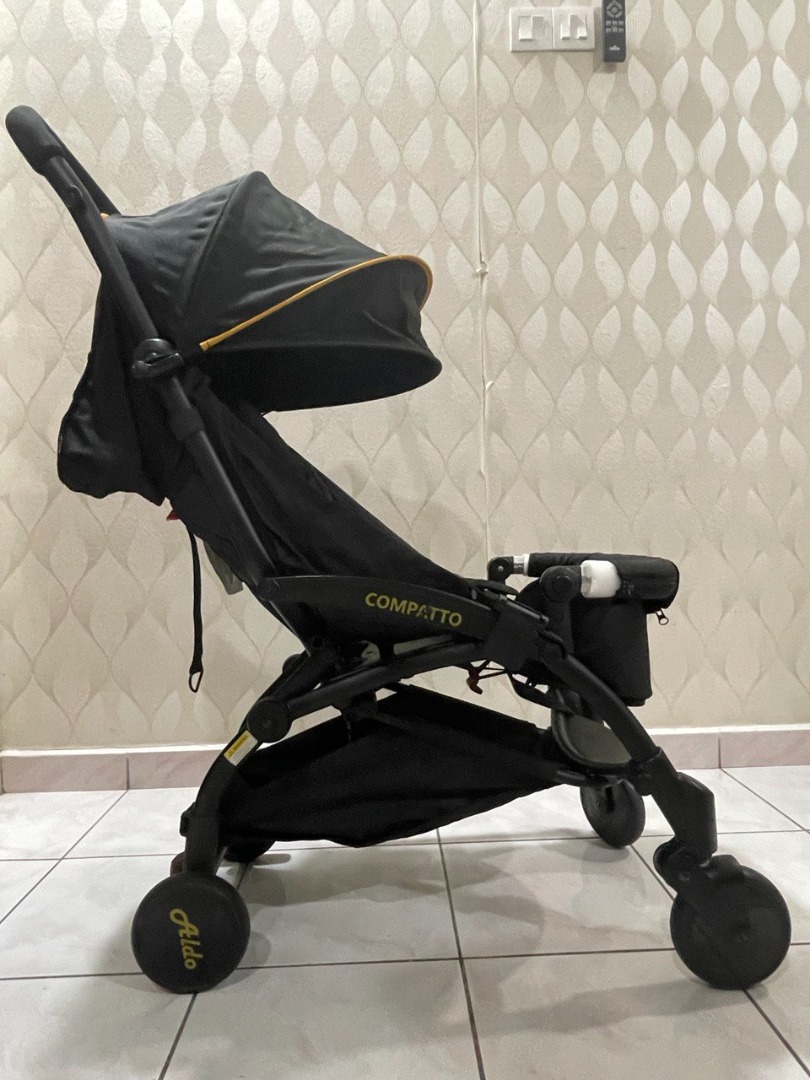 Aldo compatto shop stroller review
