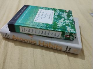 Pre-loved Self Help Books Bundle (Atomic Habits and The Things You Can See Only When You Slow Down)