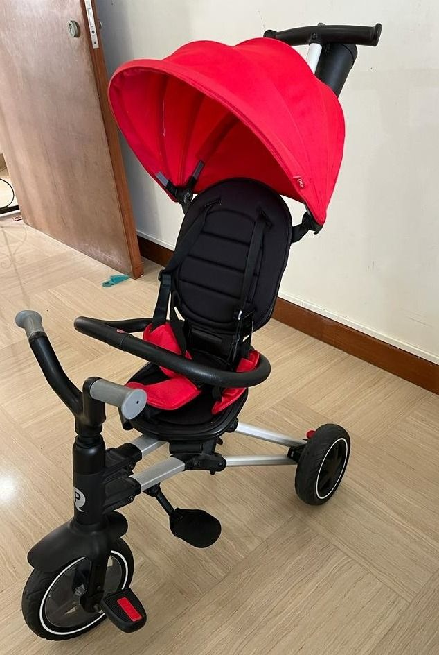 QPlay Nova Tricycle. Compact folding tricycle in red color, 3 in 1