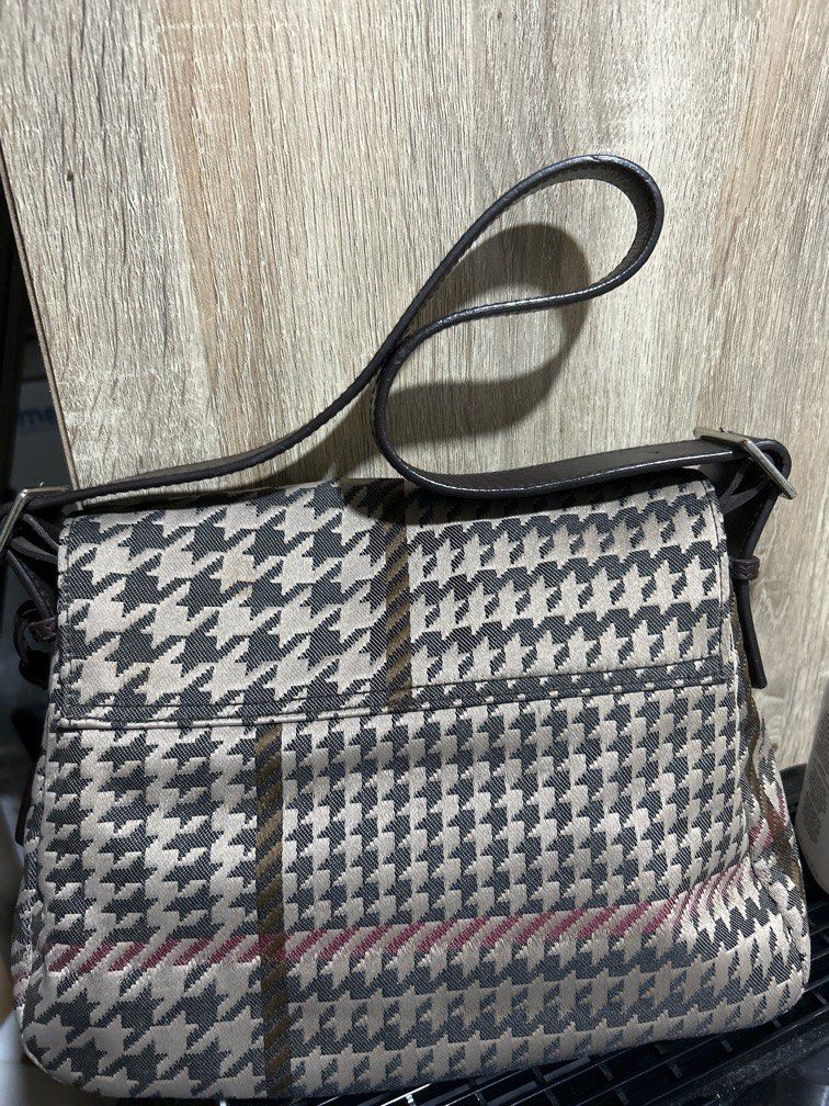 Ralph Lauren Houndstooth (Category: Shoulder Bags) located in Makati City. Submitted by matchmatch (Listing ID 1206288591, Image 2). Description: Authentic from US RFS: Decluttering No Low Ballers please (sorry but i wont respond to low ballers) In very good condition well-maintained Rare design Mode of Payment: GCASH or Metrobank only. Poshmark sells it at USD65.00 (roughly Php3,600 plus shipping). Pre-loved condition too. #kilikilibag #ralphlau