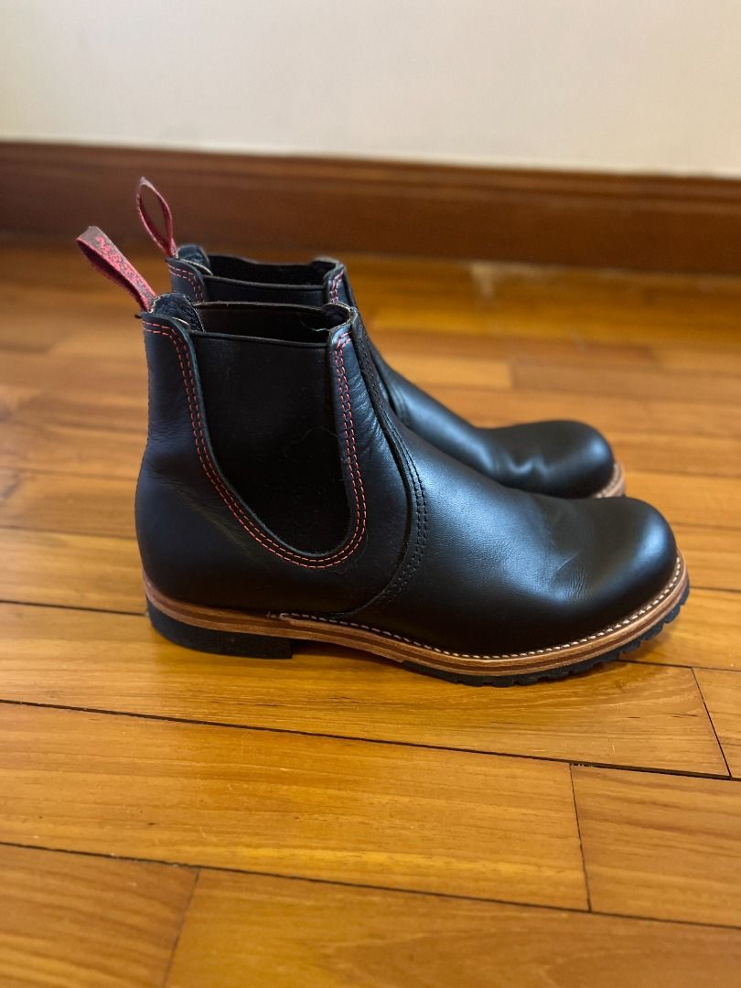 Red wing rancher chelsea top