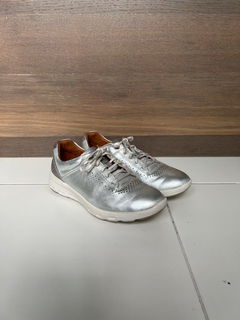 Lets walk ubal lace up store