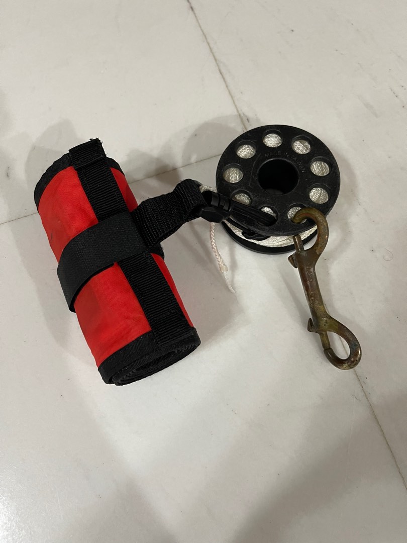 Sea pro Diver safety float, Sports Equipment, Other Sports Equipment