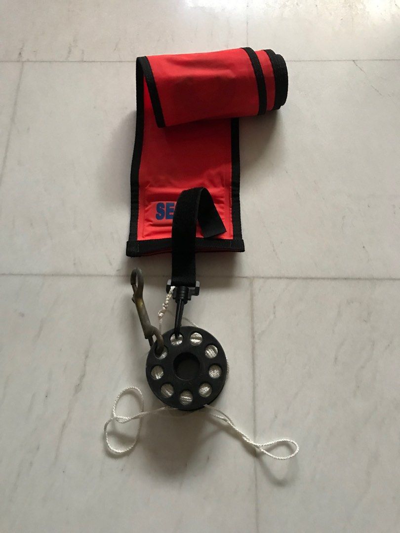 Sea pro Diver safety float, Sports Equipment, Other Sports Equipment