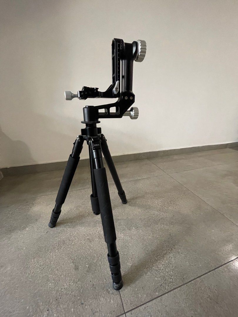 Sirui tripod with gimbal head, Photography, Photography Accessories