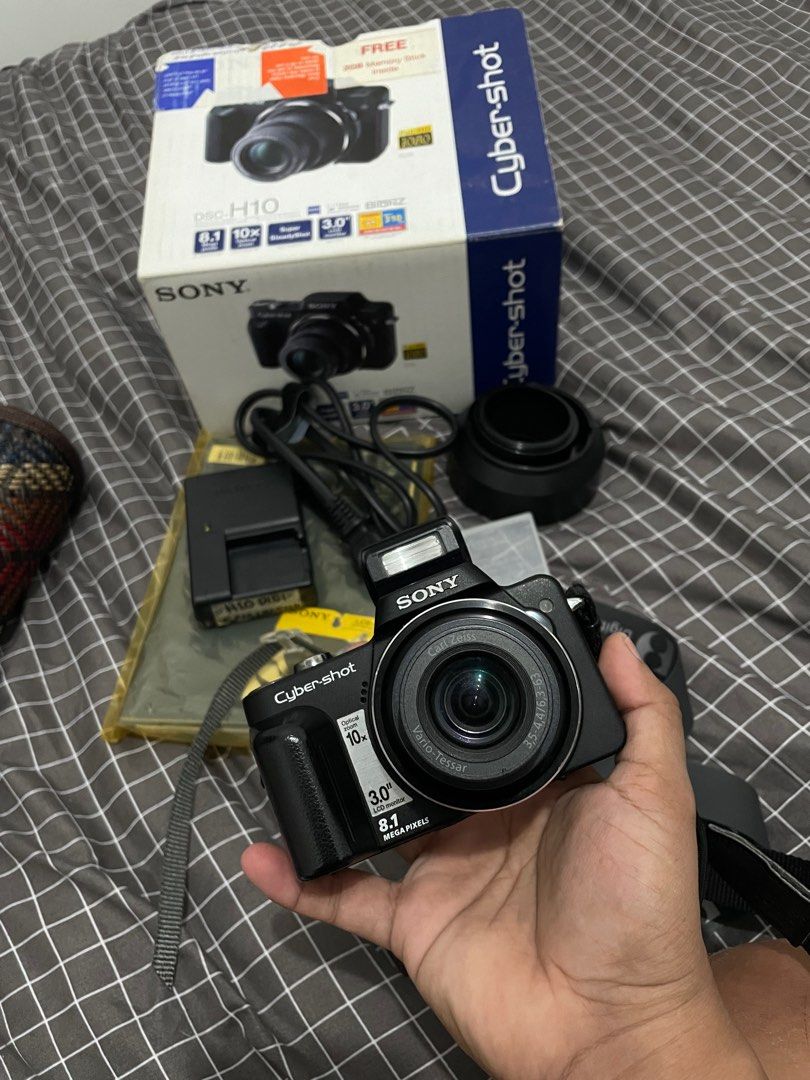 Sony Cybershot DSCH10 Digital Camera Digicam, Photography, Cameras