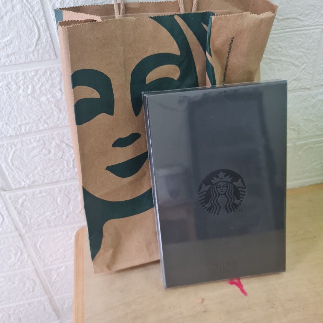 Starbucks planner 2023, Buku & Alat Tulis, Buku di Carousell