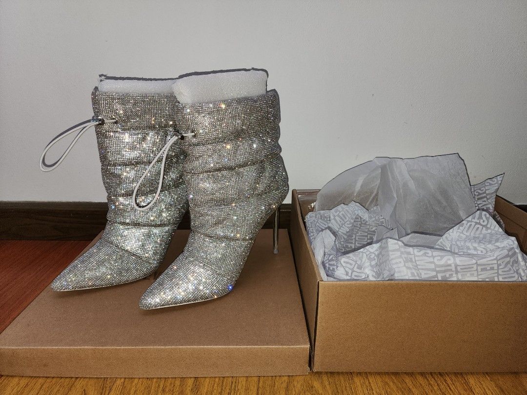 Steve Madden Rhinestone Puff Boots Size 9.5 fits 7 and 8