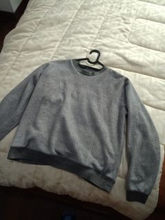 Sweter bulu abu