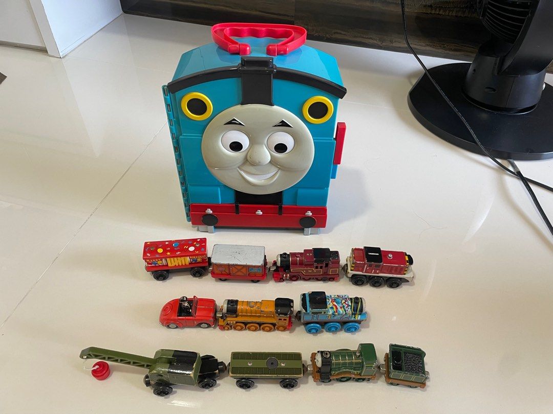 Thomas the shop train magnetic set
