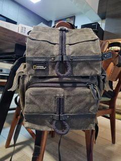 To donate- National geographic camera bag