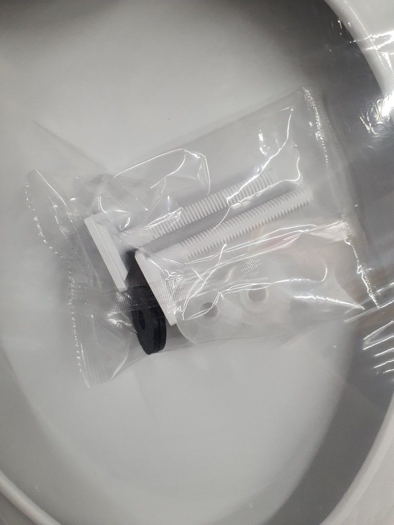 Toilet bowl cover, Furniture & Home Living, Bathroom & Kitchen Fixtures