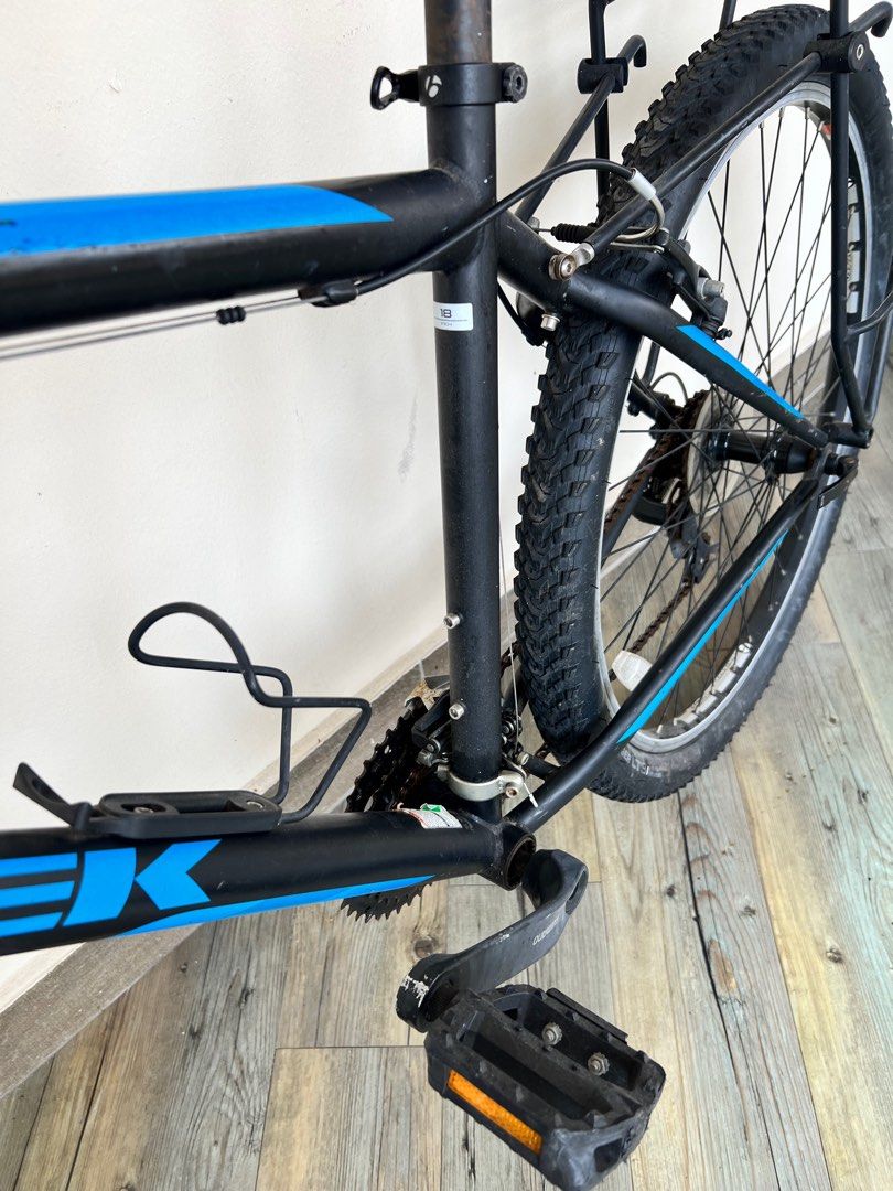 Trek mountain bike 18 inch 3x7 Sports Equipment Bicycles