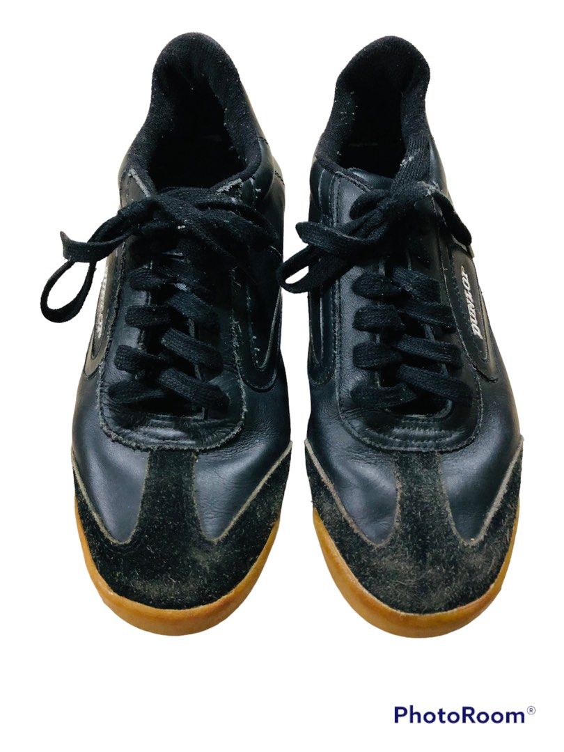 vintage Dunlop Trainer Shoes Men s Fashion Activewear on Carousell