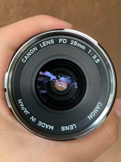 VINTAGE LENS: CANON FD 28mm f3.5 CHROME NOSE