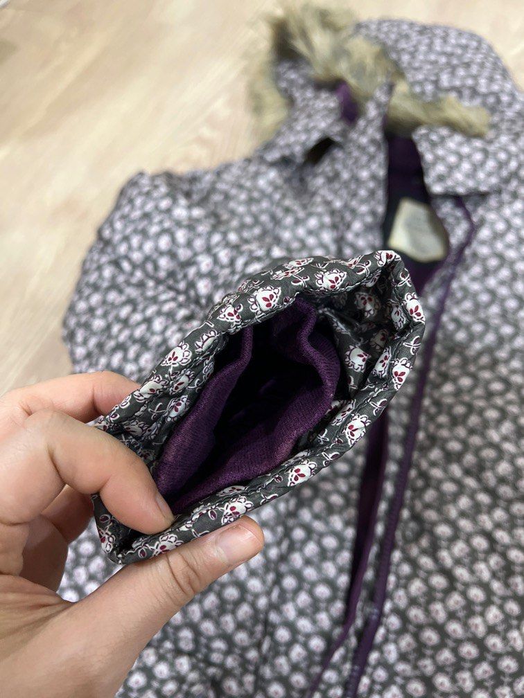 Winter jacket (Category: Coats, Jackets and Outerwear) located in Kuala Lumpur. Submitted by m.puiteng (Listing ID 1206107283, Image 3). Description: Esprit kid size 12-13 years old but for petite girls.