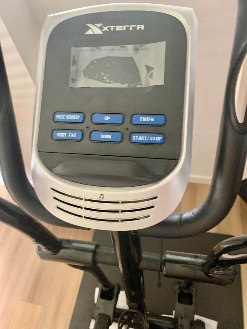 Xterra fs150 compact on sale magnetic elliptical trainer