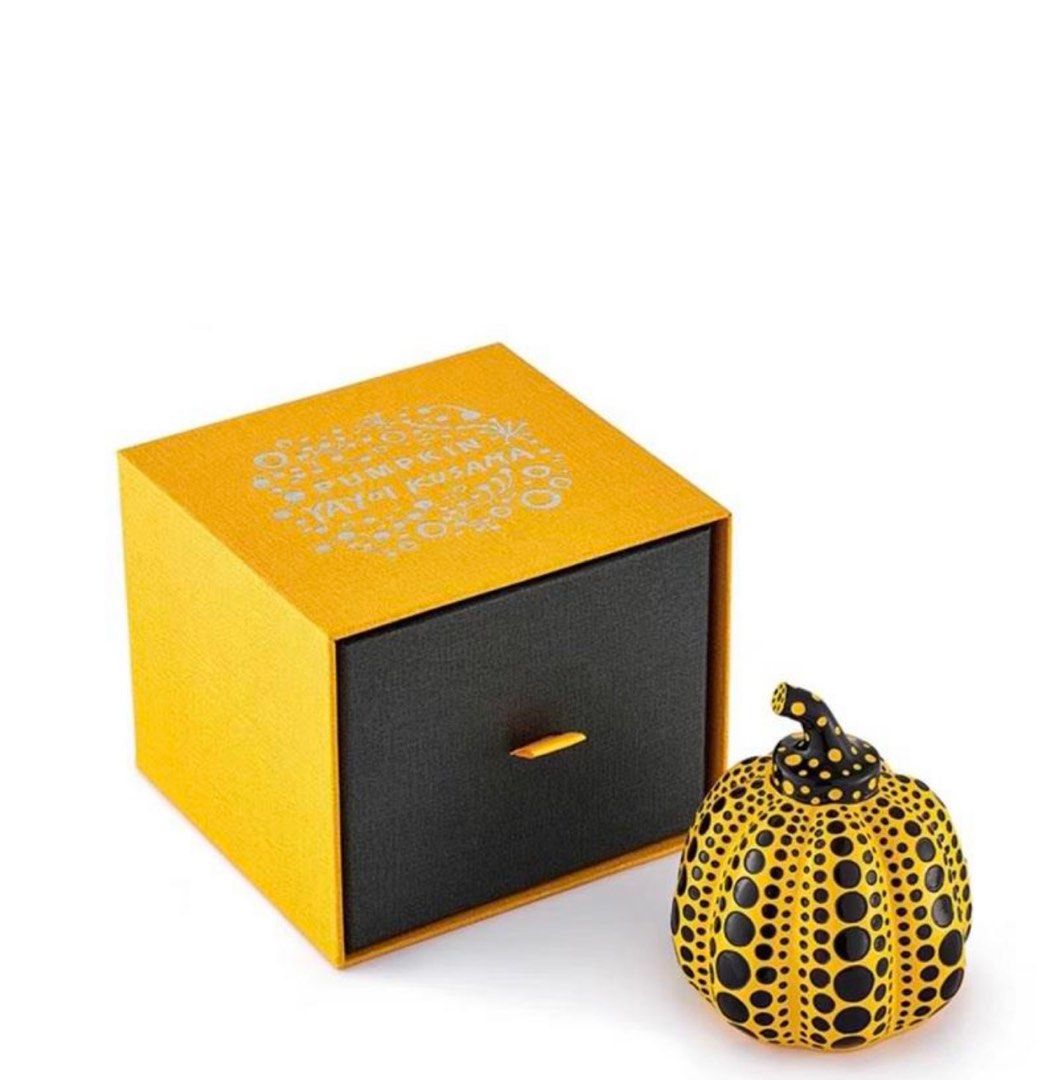 Yayoi Kusama Pumpkin Qatar exhibition, Hobbies & Toys, Memorabilia