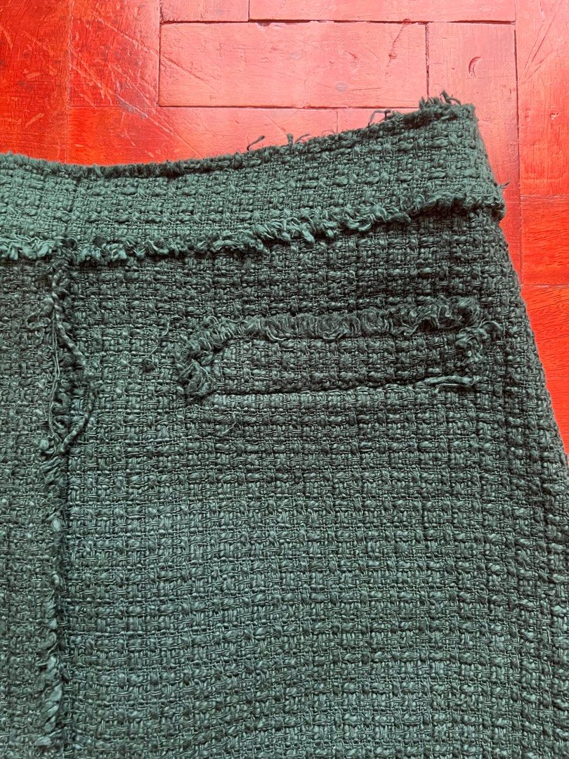 Zara Tweed Textured Mini Skirt - Green, Women's Fashion, Bottoms, Skirts on Carousell