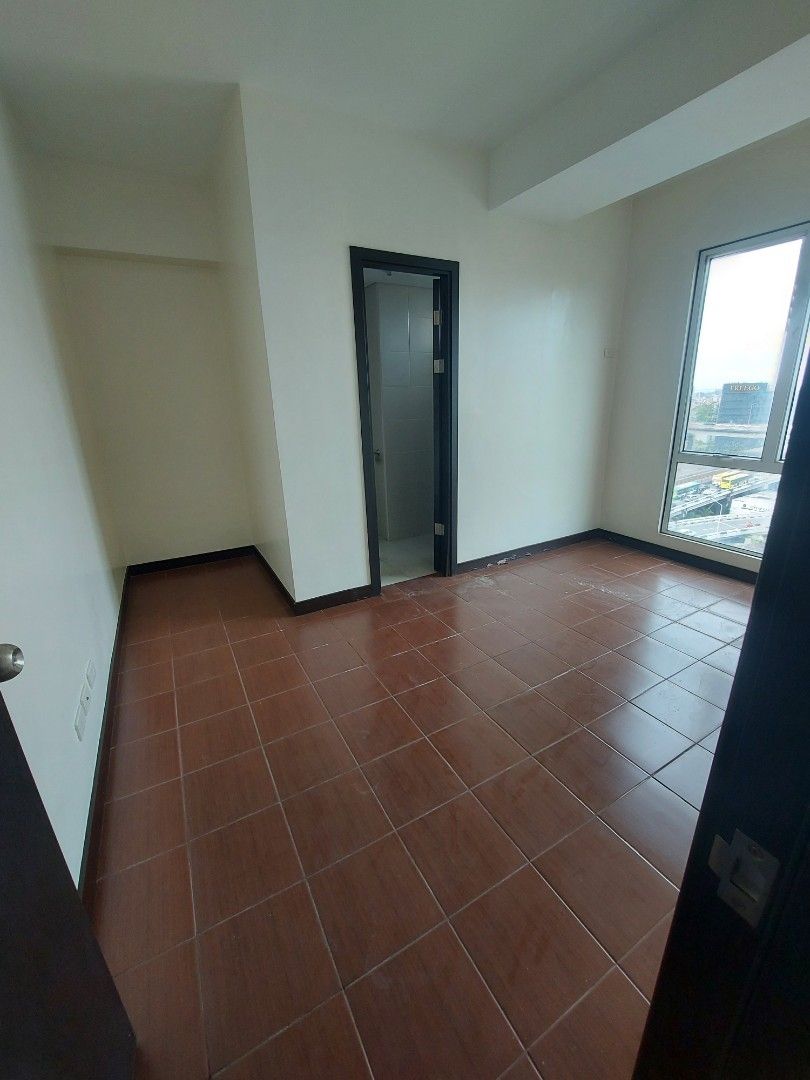 12 SAN LORENZO PLACE READY FOR OCCUPANCY CONDO IN MAKATI NEAR