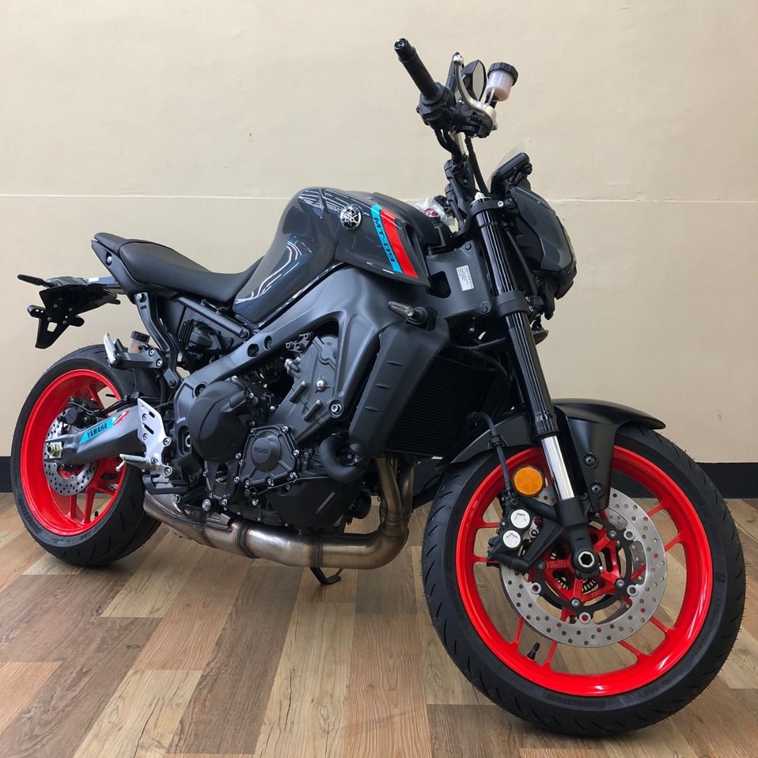 猛獸降臨 售 21 新車yamaha 山葉new Mt 09 Abs 飛翔重車 三民店 可車換車mt09 灰紅牌重機 機車 新車在旋轉拍賣