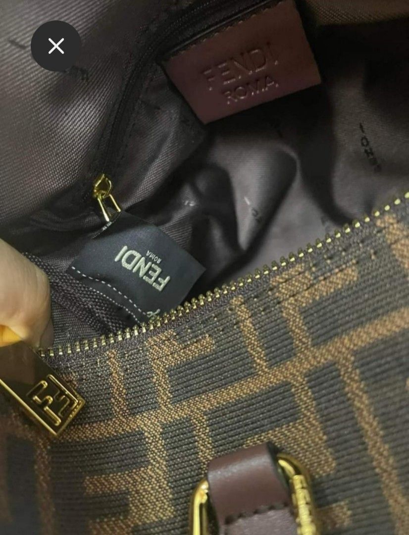 1,550 (Category: Luxury Bags & Wallets) located in Pandi. Submitted by bingbingbang (Listing ID 1200618037, Image 3). Description: fendi doctors canvass japan preloved no flaws good as new.