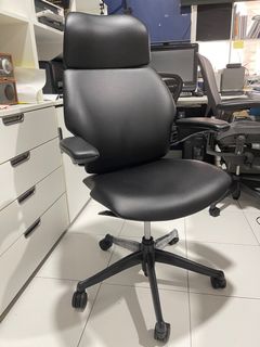 Humanscale Collection item 3
