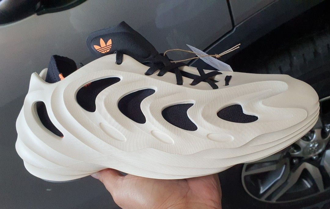 adifom q wonder white