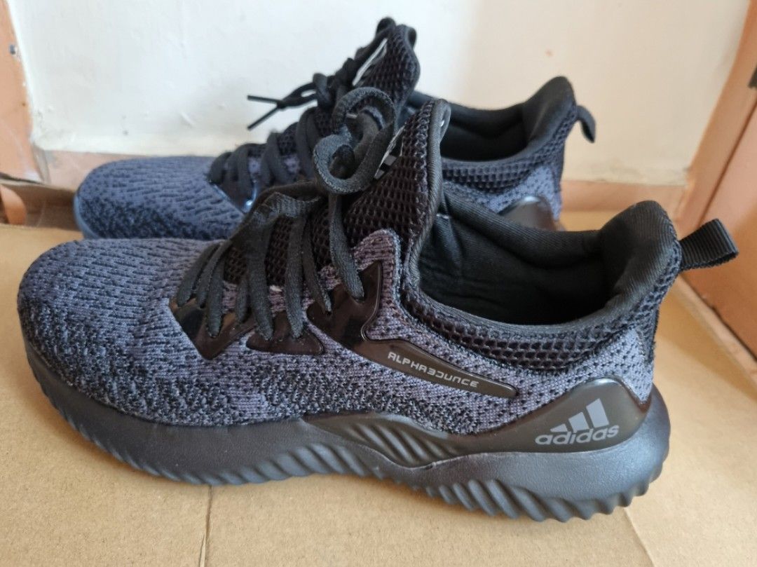 Adidas Alphabounce all black
