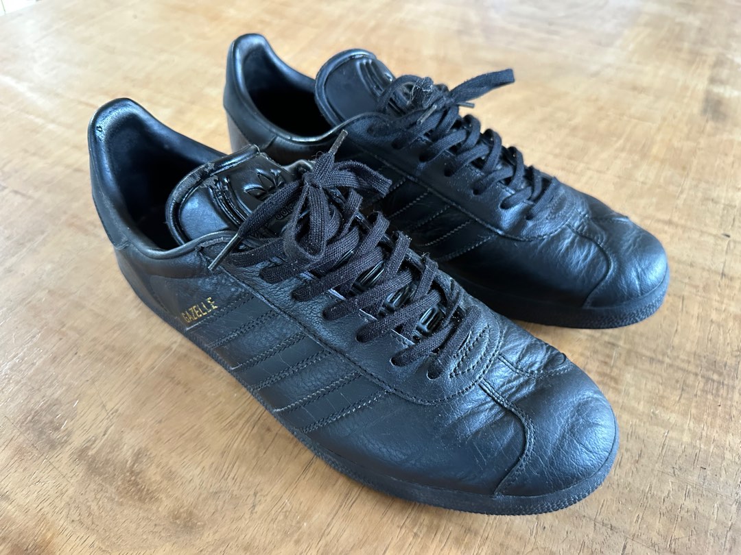 Triple black gazelle top