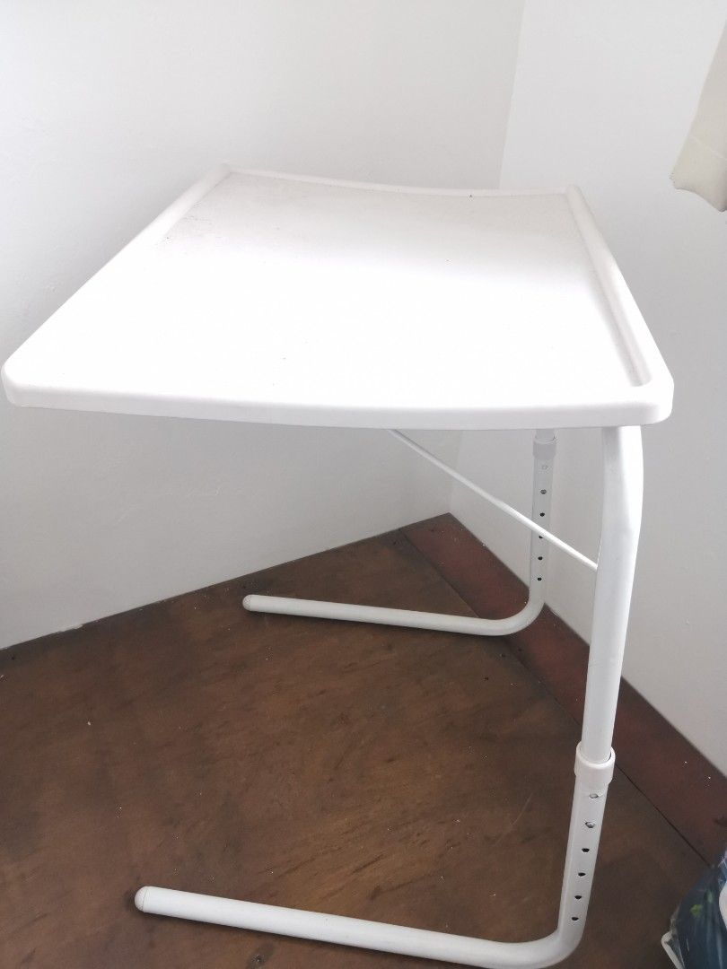 adjustable table (Category: Tables & Sets) located in Bahau. Submitted by pang_jing (Listing ID 1200665472, Image 2). Description: .