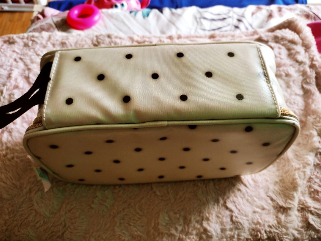 Anko insulated lunch box (Category: Food Organization & Storage) located in Mandaluyong City. Submitted by bibliomomma (Listing ID 1200633985, Image 2). Description: Anko brand new with tag Insulated lunch box polka dots design MOP Gcash.