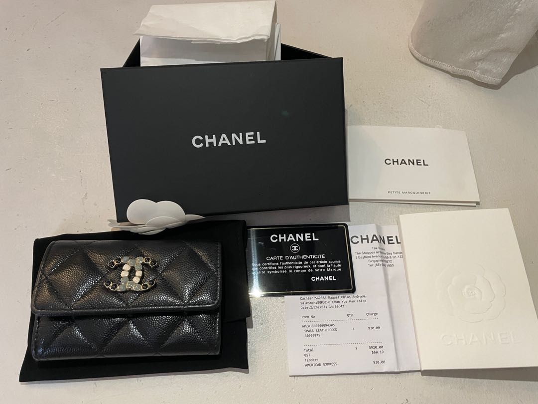(Authenticate) Chanel Card Holder Seasonal edition, Women's Fashion, Bags & Wallets, Purses
