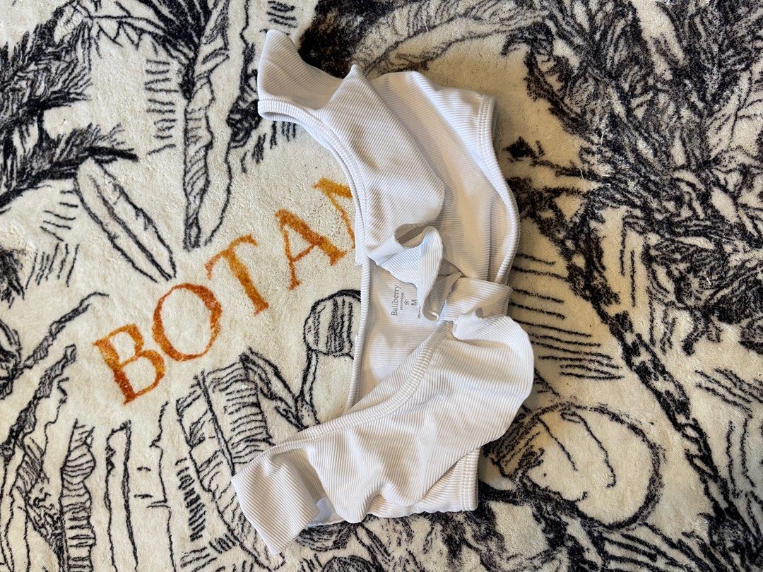 Baliberry bikini top medium, Women's Fashion, Swimwear, Bikinis