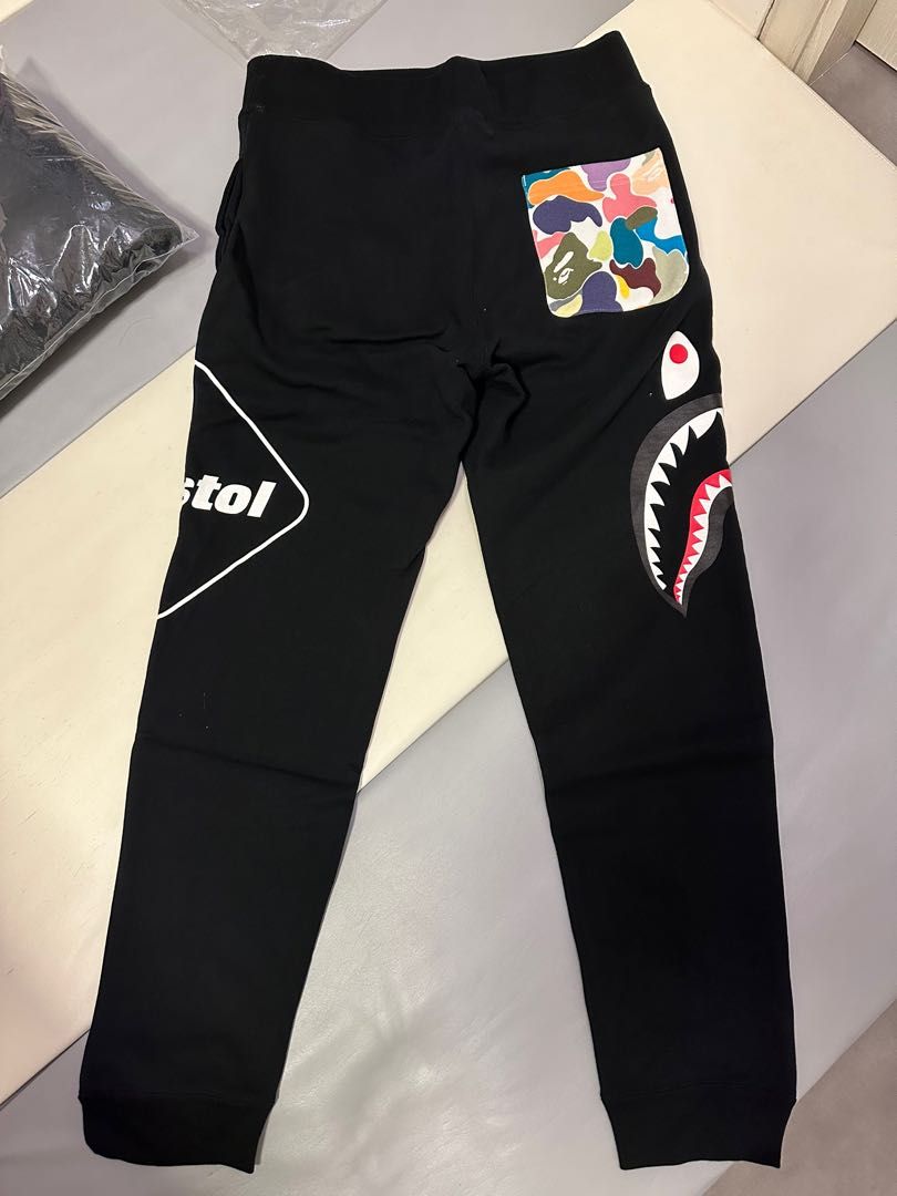 Bape FCRB Shark Sweatpants, 男裝, 褲＆半截裙, 運動褲- Carousell