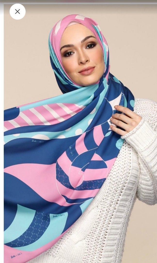 Barbie X Duck 1.0 in Groundbreaker Shawl Duckscarves Women s