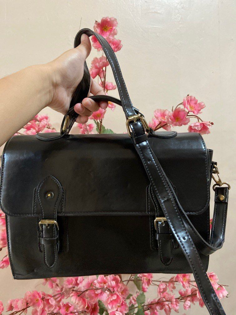 Black Synthetic Leather Messenger Bag, Women's Fashion, Bags u0026 Wallets,  Cross-body Bags on Carousell