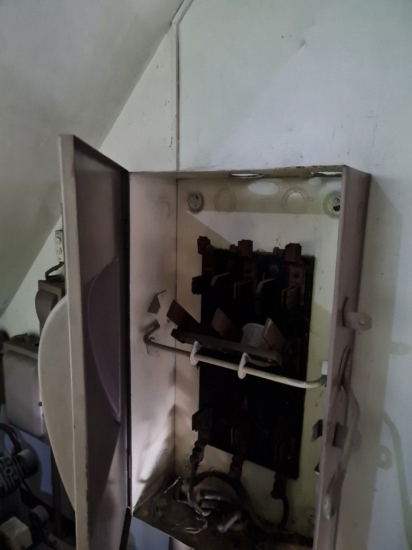 Circuit breaker & double throw switch 3 phase, Commercial & Industrial