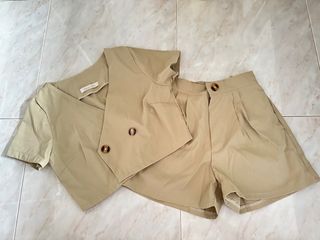 (Category: ) located in . Submitted by shoptrenddd (Listing ID 1200656004, Image 1). Description: .