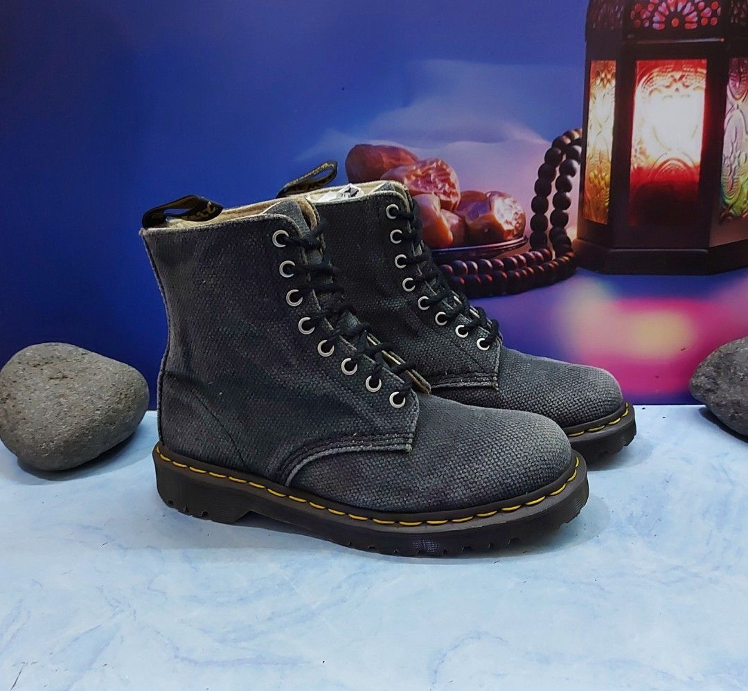 Aw004 dr martens online