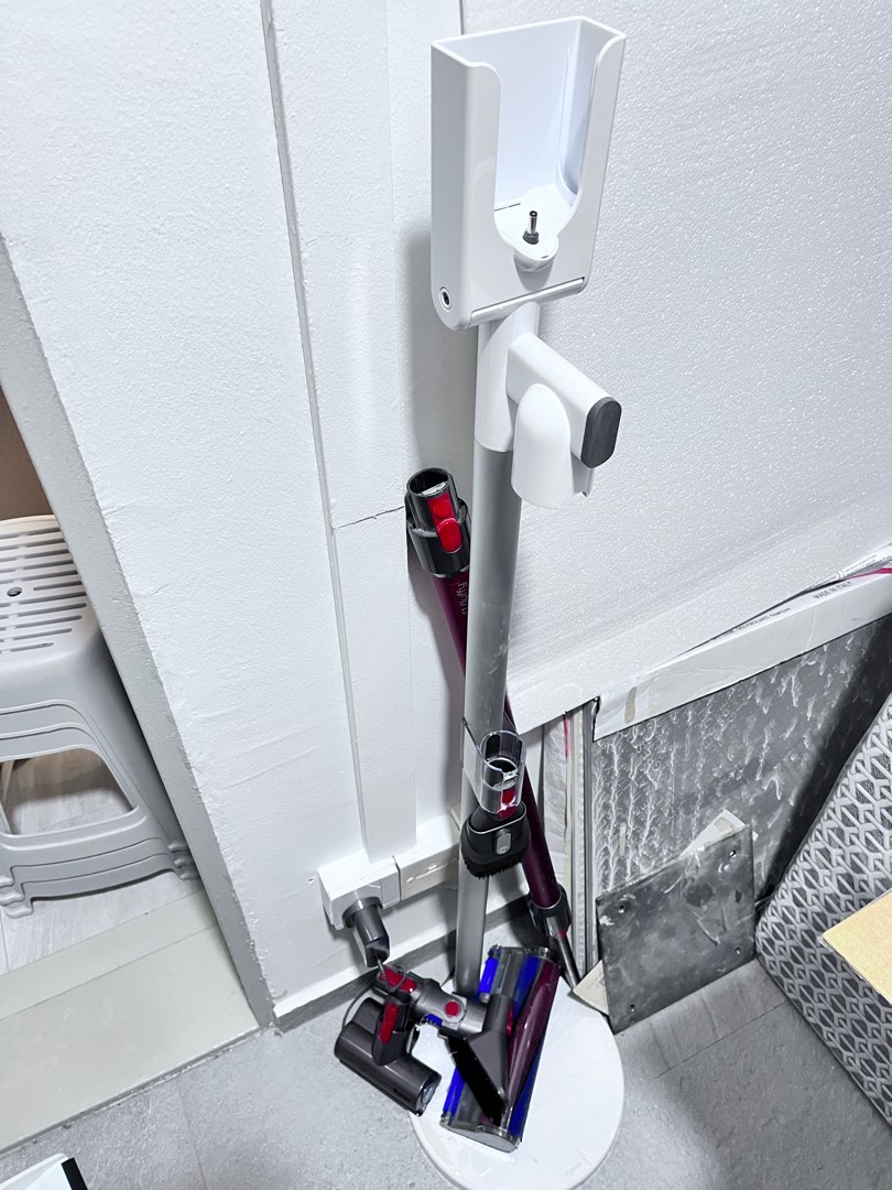 Dyson V11 docking station and accessories, TV & Home Appliances, Vacuum