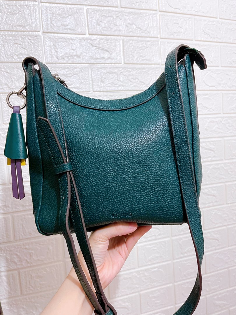 Esquire bag, Women's Fashion, Bags & Wallets, Crossbody Bags on Carousell