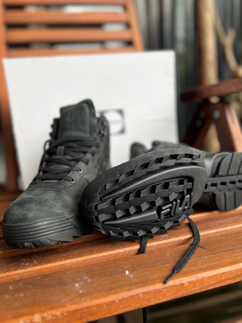 Black velvet 2025 fila shoes