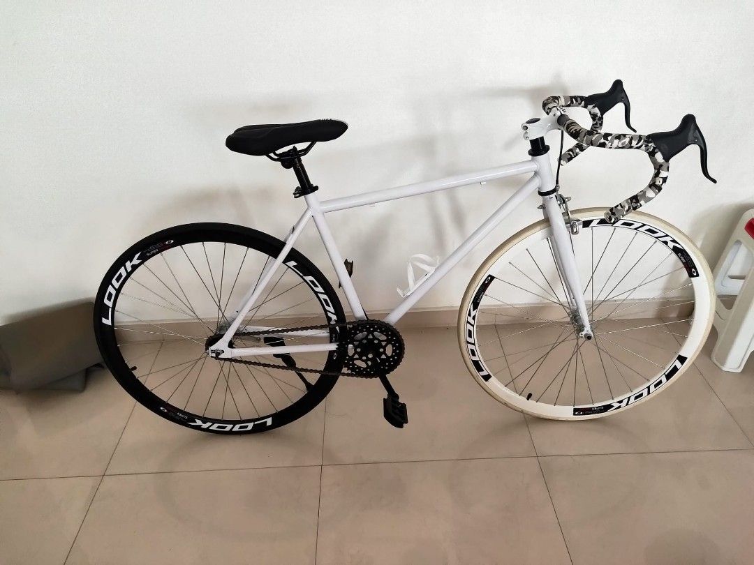 Used Fixie bike, Sports Equipment, Bicycles & Parts, Bicycles on Carousell